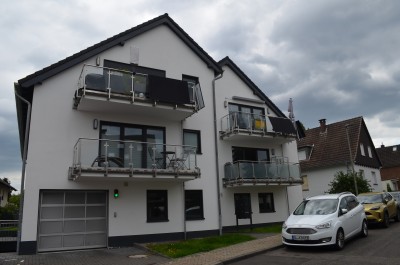 Stilvolle, neuwertige 2-Zimmer-Terrassenwohnung mit EBK und kleinem Garten
