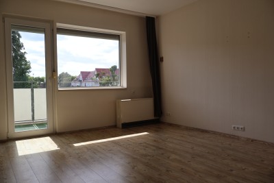 Helle großzügige 2-Zimmer-Wohnung privat zu verkaufen