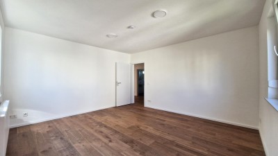 Helle 4-Zimmer-Wohnung mit Einbauküche & Gartenanteil in Esslingen am Neckar