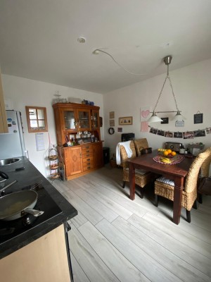 Schöne, geräumige, möblierte 2-Zimmer-Wohnung in Königswinter. Ideal für Berufspendler