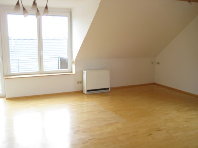 Helle Dachgeschosswohnung - Nachtspeicherheizung