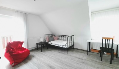 Schönes WG-Zimmer möbliert, Wlan Internet, Einbauküche, Garten, Toplage in Möhringen, Parksiedlung