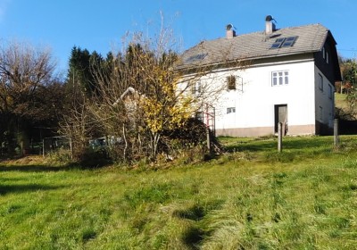 Teilrenoviertes Häuschen in traumhafter Lage