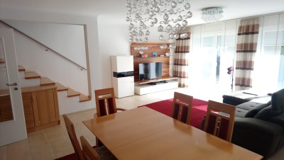 Moderne Doppelhaushälfte in Top-Lage mit gehobener Ausstattung in Kelheim