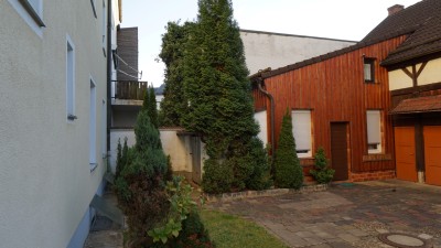 Verkaufsankündigung:  Die Gelegenheit für einen Rendite Booster:  Mehrfamilienhaus mit Charme und großem Potenzial in 92637 Weiden, Sintzeltstr. 10