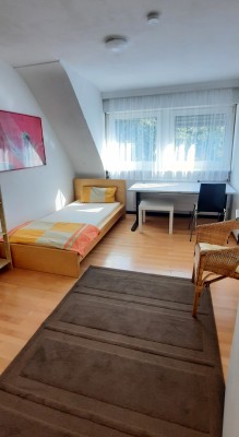 Schönes WG-Zimmer möbliert, Wlan Internet, Einbauküche, Garten, Toplage in Möhringen, Parksiedlung