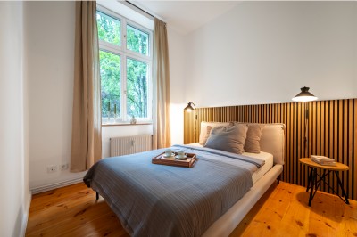 Möbliert und renovierte 65 m² Altbauwohnung mit Balkon + Badewanne im Simon-Dach-Kiez
