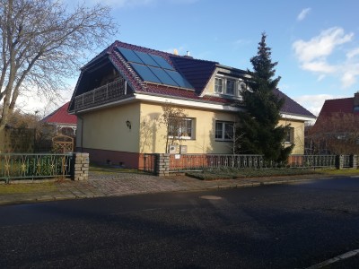 Küche und WZ mit Balkon, Bad mit Dusche und BW