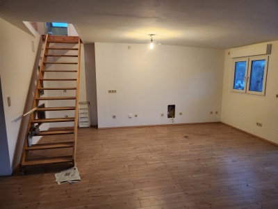 Kernsaniertes Maisonettewohnung mit Bodenheizung, Große Balkon, 100 m²; Nutzfläche 130 m²