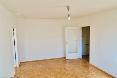 2-Zimmerwohnung mit Loggia PROVISIONSFREI