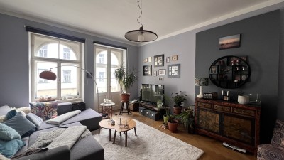 2 helle, große Zimmer in Altbauwohnung