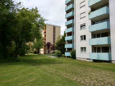 Schöne helle 2-Zi-Wohnung 68 m2, in FFB Stadt, 1. Stock, mit Küche + Bad + WC + Balkon, von Privat, Garage bei Bedarf!