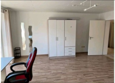 WG Zimmer mit Balkon in 3er Frauen WG