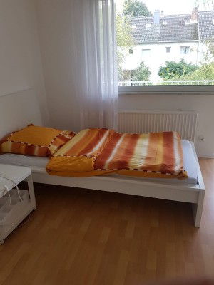 Ein schönes möblierte Zimmer in einer 5 WG in Frankfurt Bonames zu vermieten