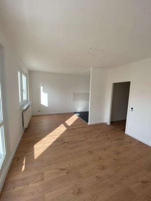 Frisch sanierte 4,5-Zimmer-Wohnung mit ca. 100 m² – großzügiges Wohnen in zentraler Lage!