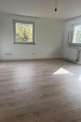 Helle 4 Zimmer Wohnung mit Balkon und Einbauküche Bezug ab 01.01.2026