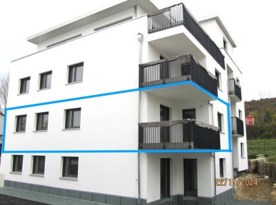 Erstbezug: moderne 3 Zim-1.OG-Whg,Aufzug,Balkon,EBK,TG,Privat, KM 900 € zzgl. EBK+TG, zzgl. NK.