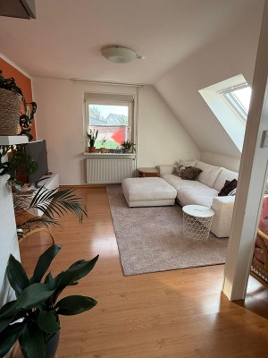 Dachgeschosswohnung im Zweifamilienhaus, zentrumsnah