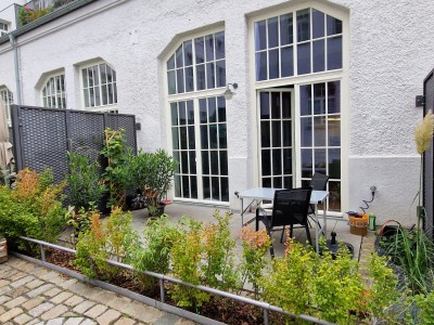 Einmalige toprestaurierte Galeriewohnung in ehemaligem Industriekomplex