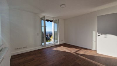 Lichtdurchflutete 3-Zimmer-Wohnung mit Garage, EBK, Balkon & Garten in Plochingen - Erstbezug nach Kernsanierung