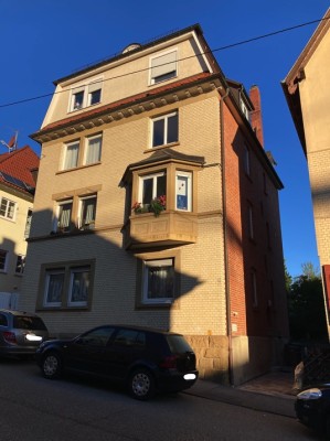 Helle, gepflegte Altbauwohnung mit Balkon in Spitzenlage von privat