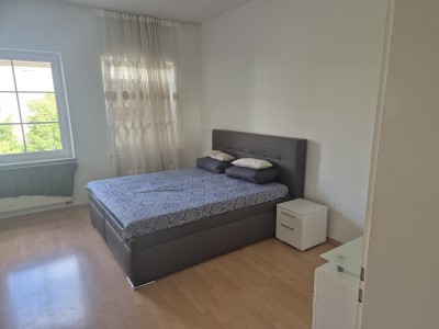 sonnige 2 Zimmer (Ost-West-Lage, hoch), Wohnküche, Bad, nähe Hbf