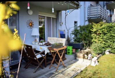 Schönes, helles WG-Zimmer mit Bad und Garten/Balkon zu vermieten